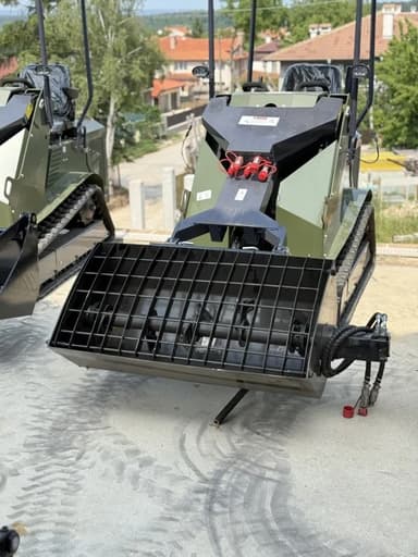 Hundal SkidLoader thumbnail